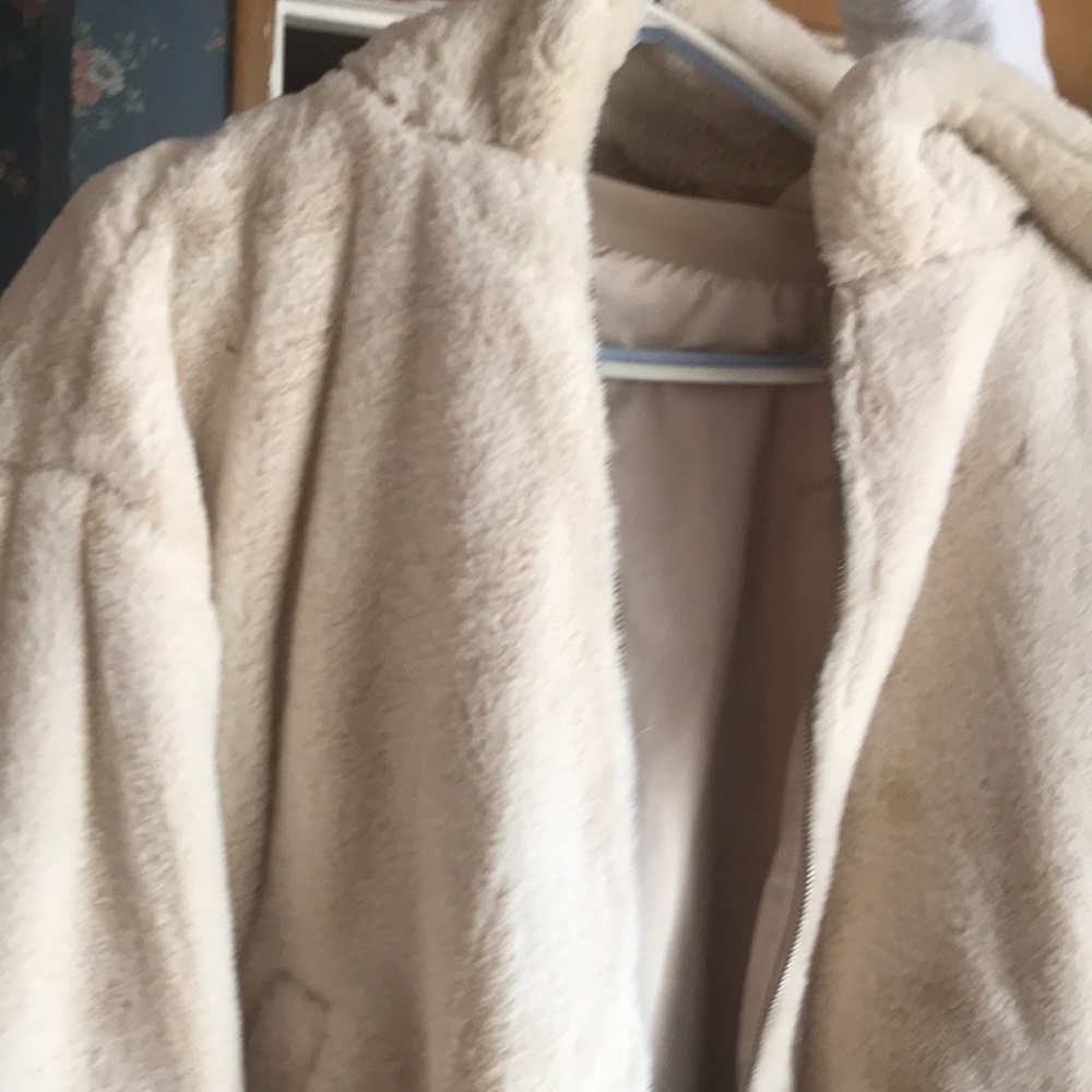 ZARA winter vanilla / xl/ hooded / nwt/ jacket🌲